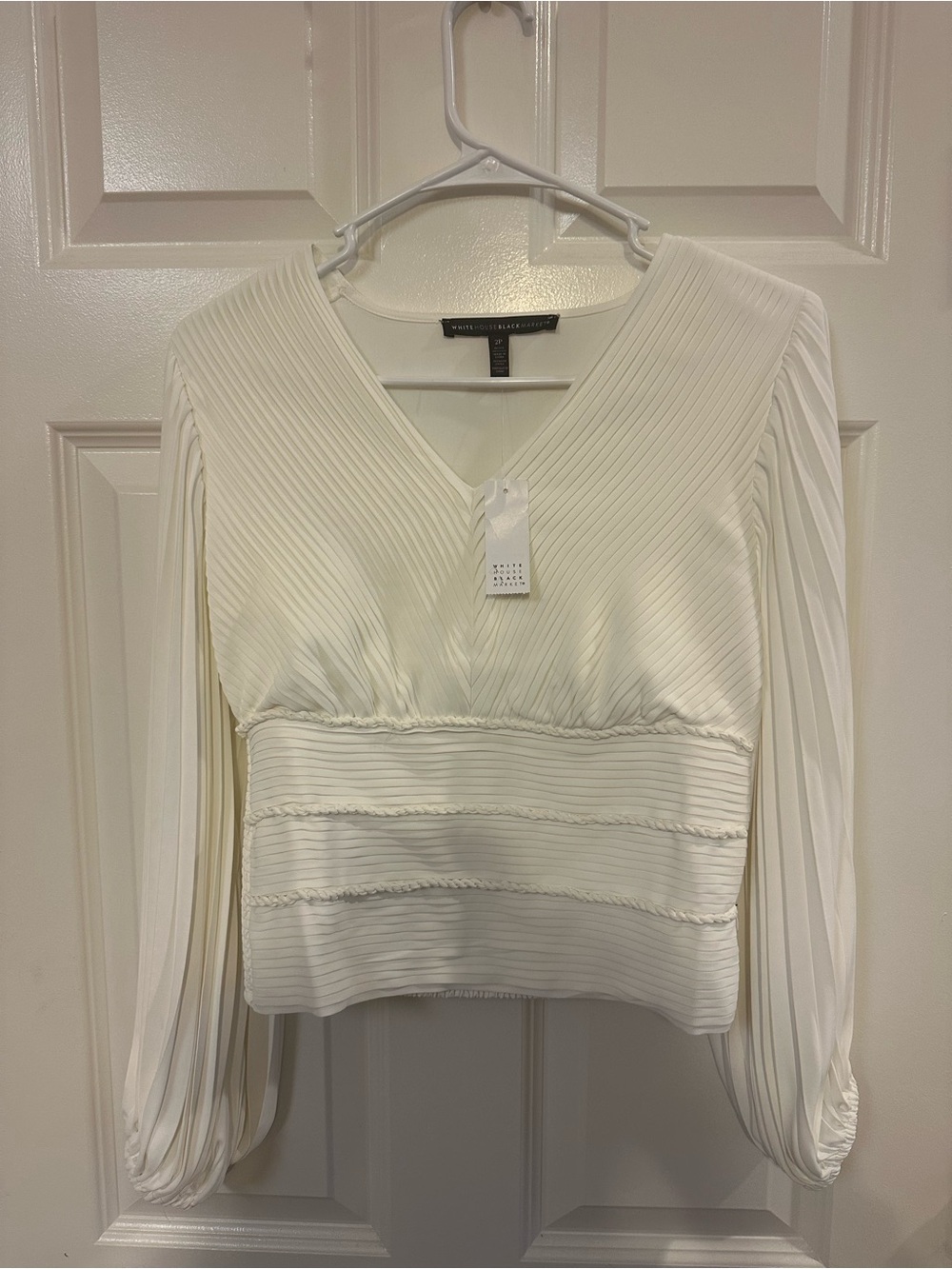 White House Black Market Cream Pleated V-Neck Long Sleeve Blouse